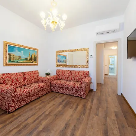 Canal View San Marco Luxury 4*