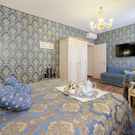 Canal View San Marco Luxury 4*