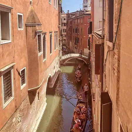 Maison d'hôtes Canal View San Marco Luxury 4*