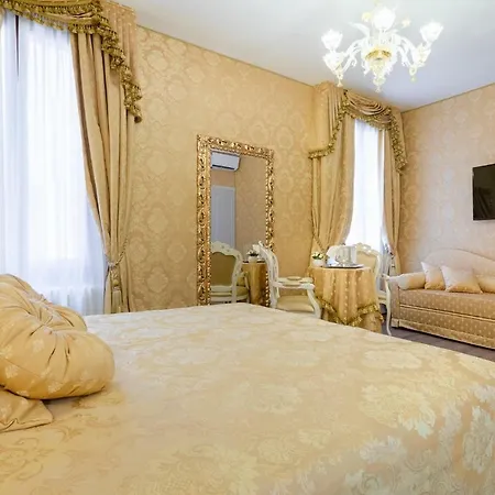 Canal View San Marco Luxury 4*